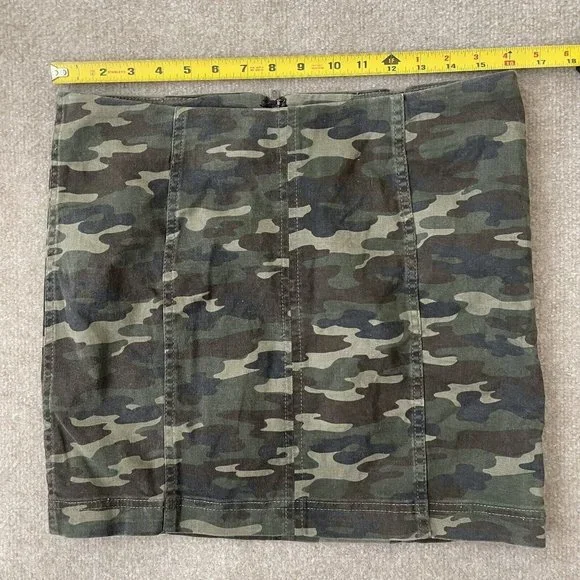 Free People Skirt Womens 8 Green Camo Zip Back Short Stretch Casual Mini - Picture 5 of 7